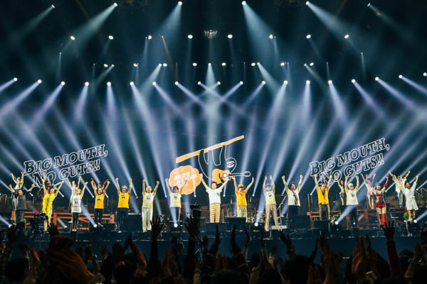 桑田佳祐、ソロ4年ぶりの有観客全国ツアーが横浜アリーナで年越しフィナーレ