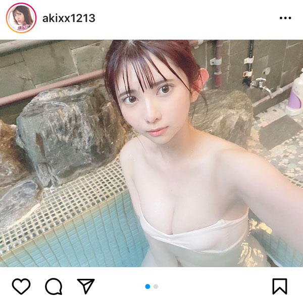 今井あき、濡れ肌セクシーな温泉グラビアオフショット公開