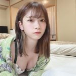 コスプレイヤー・紅羽りお、はだけ浴衣姿で胸元チラリ「かまってよー」