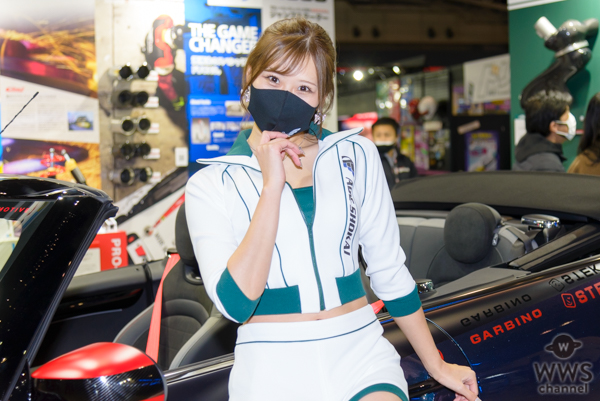 レースクイーン・こんのなな、S字ラインを美麗ボディを大胆披露!!＜東京オートサロン2022＞