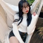 藤川らるむ、あざとニットの『メガネ女子』コーデで釘付け!
