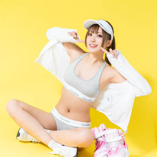 コスプレイヤー・有川紗雪、スポブラ姿で健康美ボディ披露「腹筋が素晴らしい」