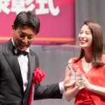 広瀬アリス、赤いドレスコーデで母とジュエリーの思い出を明かす＜第33回 日本ジュエリーベストドレッサー賞＞