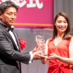 広瀬アリス、赤いドレスコーデで母とジュエリーの思い出を明かす＜第33回 日本ジュエリーベストドレッサー賞＞