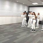 NiziUに憧れる少女の夢をメンバーが叶える!『Chopstick』ダンスをレクチャー＜あんたの夢をかなえたろかSP＞