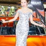 【写真特集】「東京オートサロン2022」で出会った美女・ナガタニサヤカさん、ミヤさん、萩原真都香さんが煌びやかなドレスコーデを披露