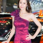 【写真特集】「東京オートサロン2022」で出会った美女・ナガタニサヤカさん、ミヤさん、萩原真都香さんが煌びやかなドレスコーデを披露