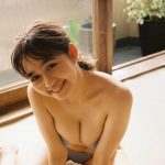 美澄衿依、フィルムで伝わる親近感グラビアに釘付け