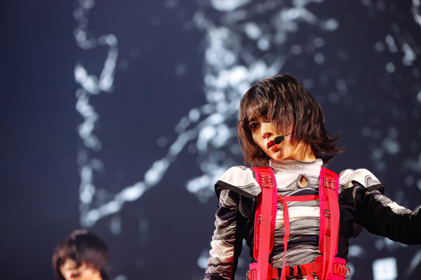 【ライブレポート】櫻坂46、CDJトップバッターで『未来へ』披露！気迫のステージで再生誓う。＜COUNTDOWN JAPAN 21/22＞