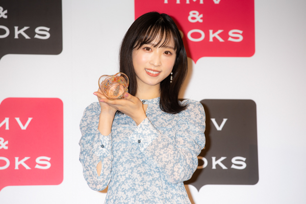 AKB48・小栗有以「一緒に沖縄の旅をしている気分になっていただけたら。」1st写真集　『君と出逢った日から』発売でアピール