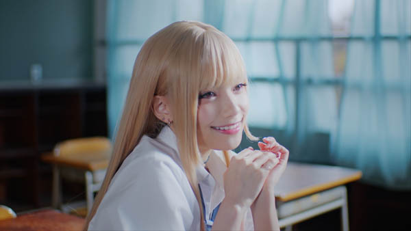 TikToker あかせあかり、新曲「恋ノ行方」MVが公開から21日間で早くも200万回再生突破