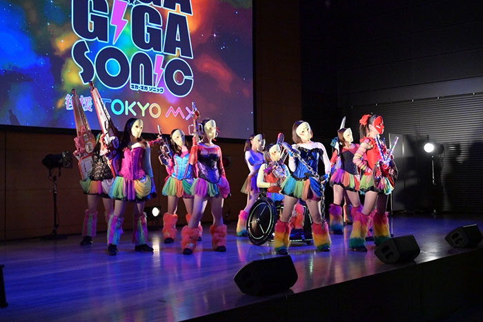 仮面女子、ギガソニで『POPPING☆SUMMER』『全開☆ヒーロー』 でノリノリのパフォーマンス！＜GIGA・GIGA SONIC＞