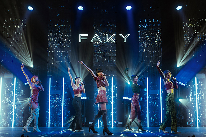 FAKY、Hina・Taki加入後初の有観客ワンマンライブを開催