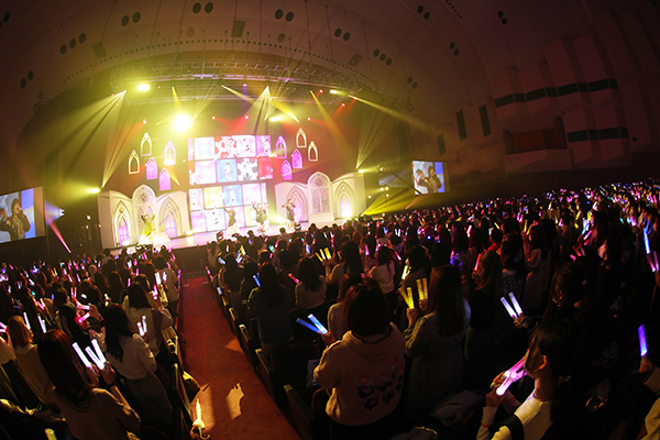 M!LK、メジャーデビュー後初のワンマンライブで新曲「HIKARI」を初披露