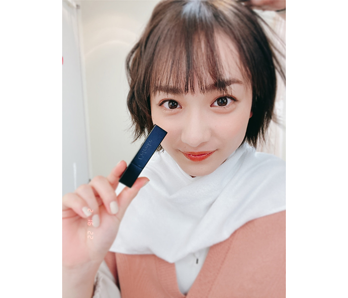 平祐奈、くるくるヘアに変身中ショット公開