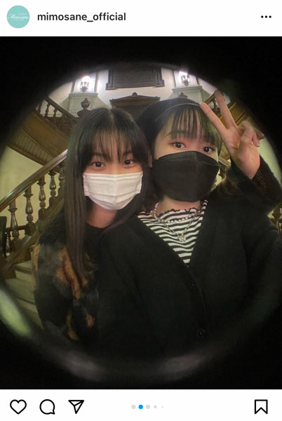 少女歌劇団ミモザーヌ1期生2人が大阪中之島美術館で冬コーデ披露「味があるなぁ」とファン歓喜！