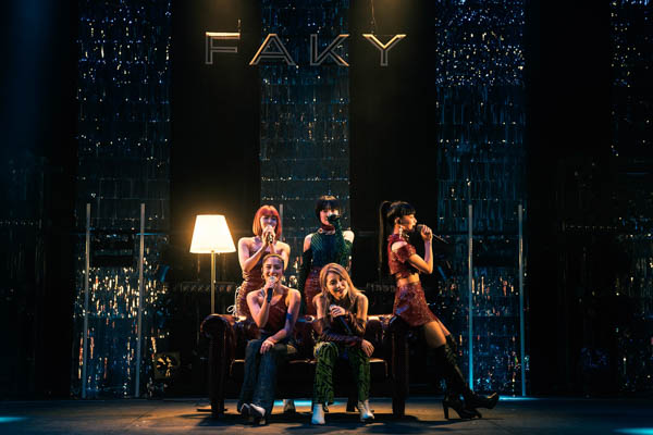 FAKY、Hina・Taki加入後初の有観客ワンマンライブを開催