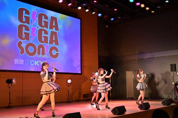 Ange☆Reveがギガソニに登場！ミニスカ衣装で『勇敢な恋のセレナーデ』を披露＜GIGA・GIGA SONIC＞