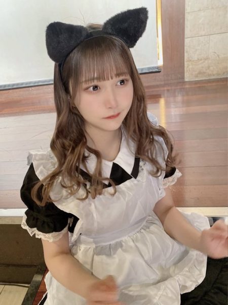 シンデレラ宣言・YUNA、猫耳メイド服で美脚披露「天才かわいいです！」