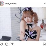 コスプレイヤー・篠原みなみ、高めツインテールのメイド風コスプレで魅せる透明肌披露