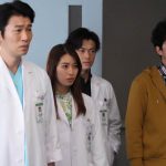 『ドクターホワイト』クセ強医師・小手伸也、高橋努が浜辺美波とのエピソードを語る