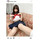 コスプレイヤー・猫乃ここ、美脚見せのセーラー服ショット公開
