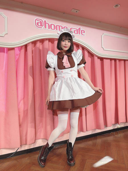 中川翔子、絶対領域で魅せるメイドコスチュームに歓喜の声「永遠の17さいという言葉がよく似合う」