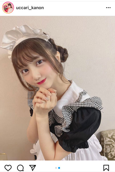 音羽かのん、美脚すぎるメイドコスプレで太ももチラリ！