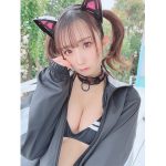 大河もも、サイバー猫コスプレで美谷間お届け！