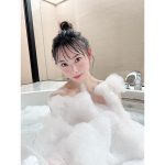 NMB48・梅山恋和、泡風呂オフショットで放つもち肌ボディに釘付け！！