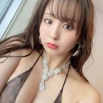 レースクイーン・安田七奈、食い込み水着がセクシーなグラビアショットで魅了！