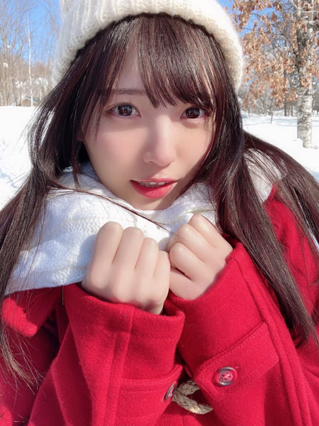 「#YOYOYO」由良ゆら、一年ぶりの雪上「これがこう」でふんわり美乳大胆披露！