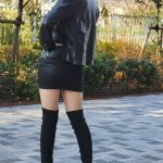 【写真特集】新唯(あらたゆい)、ブラックコーデで美脚アピール！オートサロン会場で一番と噂の美女がSUPERGT500レースクイーンに決定。