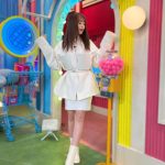 近藤千尋がおしゃカワな脚線美ショットにファン絶賛！「似合うねえ」「かっわいい！！！」
