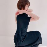 トリンドル玲奈が大胆露出。背中がザックリのワンピースに「ドキッとする」「背中キレイ」「神々しい」とファン絶賛！
