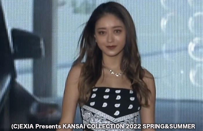 【動画】みちょぱ（池田美優） 関コレ2022 S/S トップバッターでクールなヘソ出しファッションで登場！＜EXIA Presents KANSAI COLLECTION 2022 SPRING＆SUMMER＞