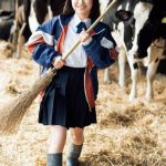 岩本蓮加(乃木坂46)、梅山恋和(NMB48)、平山遊季(アンジュルム)らが登場！高校・中学卒業記念の制服グラビア誌表紙公開