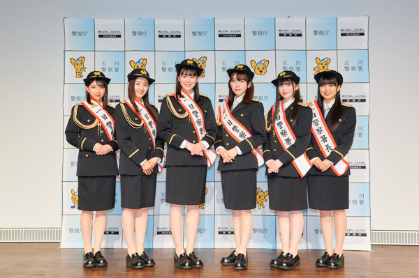 超ときめき♡宣伝部が一日警察署長に！『前みて右みて左みて』をパフォーマンス