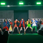 Girls2、「東京ガールズコレクション」で4月リリースの新EP2曲を披露＜マイナビ TGC 2022 S/S＞