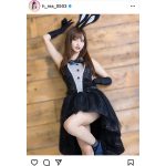 花咲れあ、エレガントなバニーガールコスで生脚披露