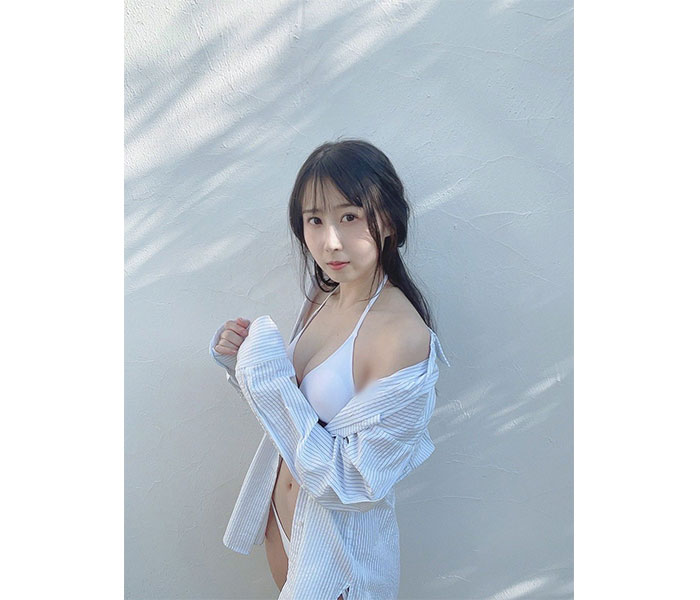 【夏よ、急げ！】SKE48・井上瑠夏、夏を呼び込む白ビキニオフショットに歓喜の声ぞくぞく！