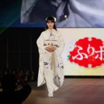 鶴嶋乃愛が振袖姿で「関コレ 2022 S/S」ランウェイを彩る＜EXIA Presents KANSAI COLLECTION 2022 SPRING＆SUMMER＞