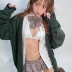 竹内星菜、チラ見せセクシーな制服コスプレにドキドキ！「最高に可愛いぞ－」