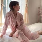 豊田ルナ、赤ワンピース水着に映える透明ボディにうっとり！「癒される〜」