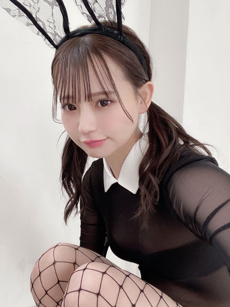 NMB48・和田海佑、セクシーな透け感衣装にドキドキなバニーコス披露