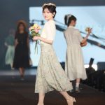 26時のマスカレイド・吉井美優、花柄のヴィンテージコーデで「TGC」初ランウェイ！「本当に幸せでした」＜マイナビ TGC 2022 S/S＞