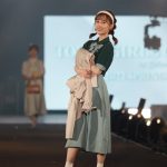 乃木坂46・山下美月、グリーンでまとめたレトロコーデでランウェイに笑顔の花を咲かせる＜マイナビ TGC 2022 S/S＞