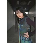 櫻坂46・山崎天、大人モードで決める洗練スタイルを披露＜blt graph.＞