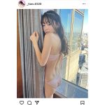吉澤遥奈、美背中に見惚れるヘルシーバックショット披露！