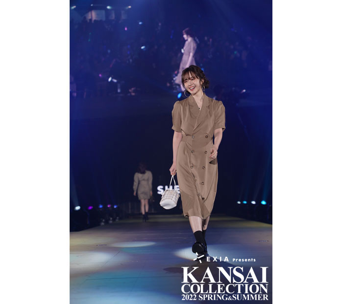 鈴木愛理(C)EXIA Presents KANSAI COLLECTION 2022 S/S